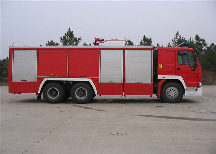 Heavy Duty 6x4 Drive Six Seats Water Tanker Fire Truck Flattop Four Door Length Cab