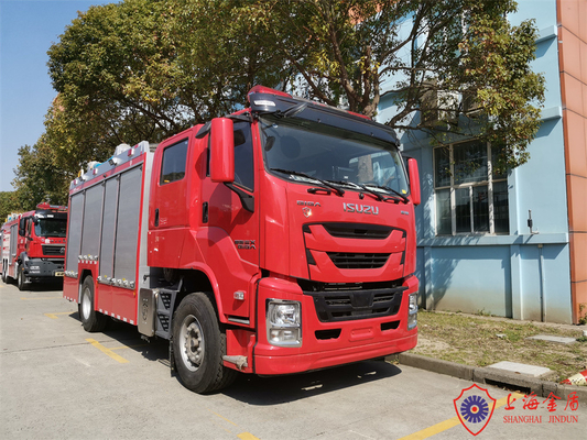 Double Cabin 4 × 2 Drive Foam Firefighting Truck รีโมทคอนโทรลไร้สาย